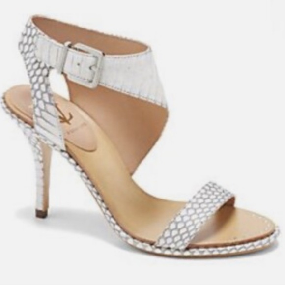 VINCE CAMUTO by Vero Cuoio 